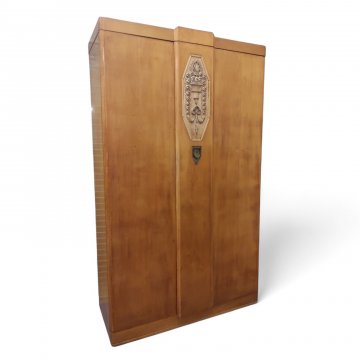 Kleiderschrank, Erle, 2-türig, Mittig geschnitztes Rosenbouquet,Messinggriff reich verziert, Schub innen, H203xB120xT55
