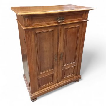 Vertiko, Nußbaum, 2 Türen,1 Schub, Bronzebeschläge, 90x49x118 cm