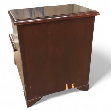 Büchertritt, englisch, Mahagoni, 2 Stufen, Messingbeschläge, 1 Stufe mit Klappdeckel, 1 Schub.