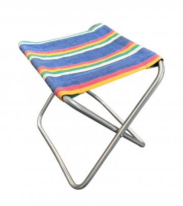 Klapphocker Streifen, klein, Stoff blau/grün//gelb/rot/weiss gestreift, Alugestell, 32x40cm, h 40cm, DDR, Campinghocker, Angelhocker, Hocker