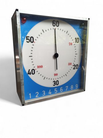 Hallenuhr, Messuhr, Trainingsuhr, Sportmessuhr, 38,5 x 85 cm, Alurahmen, mit Fernbedienung, zwei Starter, kabelgebunden, in Transportkiste, Verlust, Beschädigung der Kiste 150 € Schadenersatz