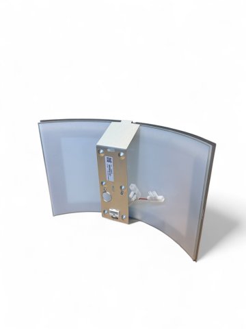 Wandlampe, gebogenes sat.Glas Chromrahmen, 30x21cm
