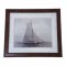Bild, Fotografie s/w in Passepartout, 1 Segelboot, Holzrahmen mit Verzierung, H:43cm, B:50cm