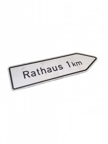 Verkehrsschild RATHAUS ,weiss, L 127cm, B 35 cm, Schild, Ort, Rückseite Lochschienen