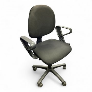 Bürodrehstuhl schwarz, Sitzfläche und Rücken gepolstert, Armlehnen V-förmig