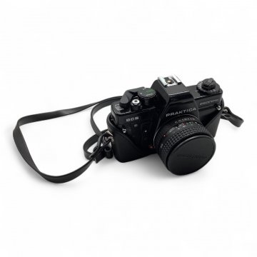 Fotokamera, Praktika BCS, schwarze Ledertasche mit Trageriemen