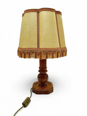 Tischlampe, Holzsäule gedreht, Stoffschirm