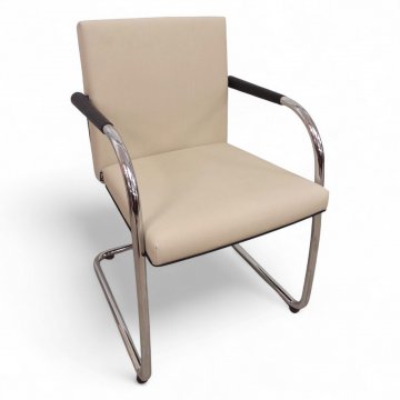 Freischwinger VITRA VISASOFT, Chromgestell, Stoffbezug hell elfenbein, Keder schwarz, Arml. Leder schwarz. B54xT54xH83
