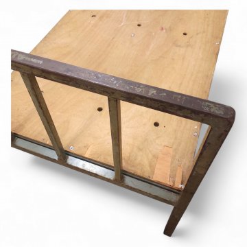 Metallbett JVA, Metall grau, Original Patina, Vierkantgestell, Holzauflage, L207xB82xH80