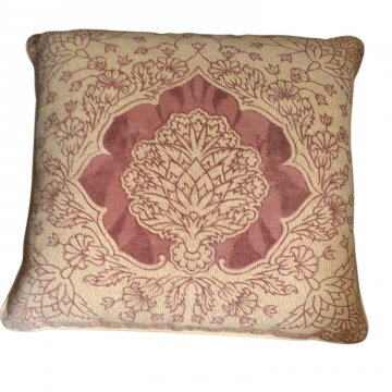 P- Kissen 60x60cm, safrangelb, rostbrauner Druck, orientalische Blumen, rundum Paspel