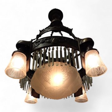 Hängelampe, Jugendstil, Messing verziert, Kettenaufhängung, Kristalltstäbe, 4 geriffelte Glasschirme, 1 Glasschal, 6-flg. E27