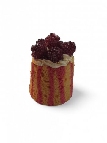 Torte/Kuchen, kaschiert, Teig aus Schaumstoff, garniert mit Himbeeren, ø 7,5cm, 10cm hoch