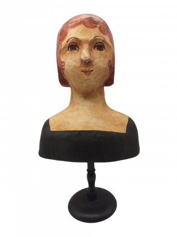 Dekoschneiderbüste, Frauenkopf, rote Haare, Pappmaschee, Holzfuß