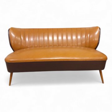 Cocktailsofa, Kunstleder h´braun/dkl.braun, Rücken mit Längsnähten, Füße Holz konisch schräg, 2-er, B150
