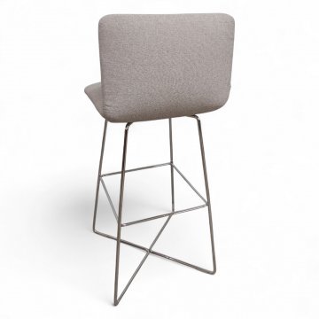 Barhocker JALIS, hochbeinig mit Fußraste, verchromt, Sitzschale Stoff hellgrau, Sitzhöhe 77cmB45xT45xH105
