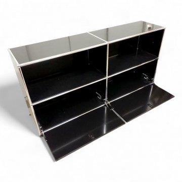 Regal USM Haller, Metall graphitschwarz, unten 2 Klappfächer, 2 offene Fächer, Chromgestell, B152xT37xH75