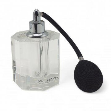 Parfum / Flacon, Kristallglas, 8-Kantschliff, Zerstäuber in schwarz mit Fransen, H: ca. 10cm