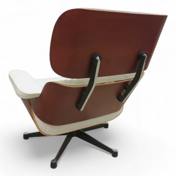 Ruhesessel, Lounge Chair, EAMES LOUNGE, Kirschbaumschale, Lederpolster weiß, kapituniert, Metallgestell 4-füßig