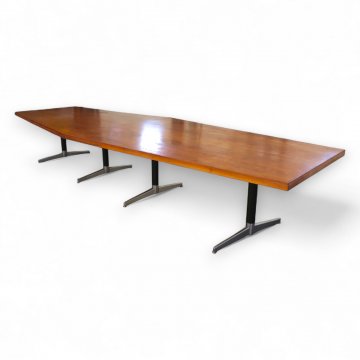 Konferenztisch OLAF, Tischplatte Holz, zweiteilig 210cm, 4 Strebenfüße Metall schwarz, nicht höhenverstellbar, schwer, B150xL420xH74, Auslieferung auf Corlette!