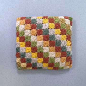 Kissen 35x35 Wolle, kleine erdfarben bunte Quadrate, Rückseite Samt, dunkelblau 