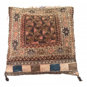 Kissen 45x50, braun/beige/rot, aus Teppich genäht, eine Seite Fransen, Rückseite rote Jute