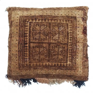 Kissen 33x37, beige/braun, aus Teppich genäht, eine Seite Fransen, angenähte Muscheln