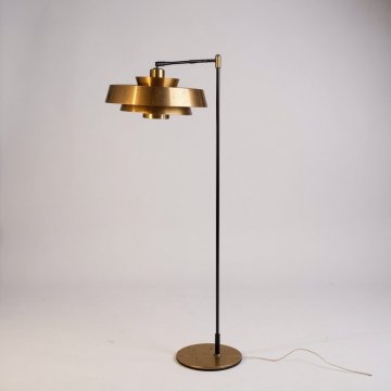 Stehlampe, Tellersockel, schwarze Säule, Ausleger, Schirm Kupferfarben