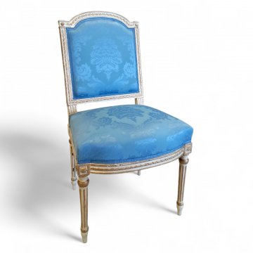 Stuhl Louis XVI,Gestell weiß-gold, Sitz und Rücken hellblauer Damast, kannelierte Beine, 02/66, 03/32