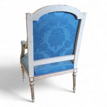 Armlehnsessel, Louis XVI, Sitz und Rücken hellblauer Damast, Gestell weiß/gold, 01/104, 03/32