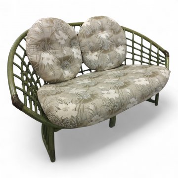 Bambussessel, h´grün, Sitzschale vergittert, loses Sitz- und Rückenkissen beige/weiß geblümt