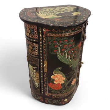 Kommode, ASI, halbrund, reich bemalt, 1 große + kleine Türen, 4 Schübe, Messingbeschläge, 46x37x69 cm