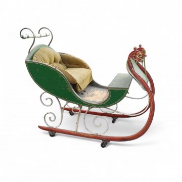 Schlitten, grün-rot historisch, mit Samtpolster auf Rädern, 60b, 90h, 140l