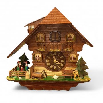 Wanduhr, Kuckucksuhr, Holz, Häuschen, Fenster, Balkon, Reh, links vier Figuren, naturalistisch, 33x31x15