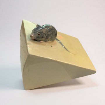 Käseglocke, Käsestück mit Maus, Keramik