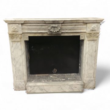 Kamin,FB grau/beige marmoriert, seitliche Säulen, kanneliert, Einsatz, B: 167cm, H: 136cm, T: 56cm