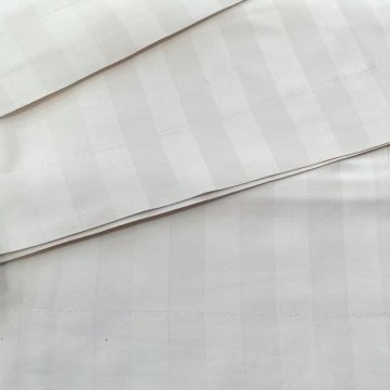 Kissenbezug 40x80 Damast, creme, 2cm breite Streifen, 5cm Stehsaum rundum