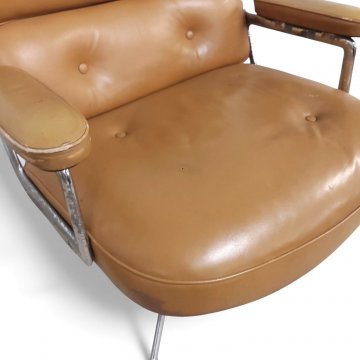 Drehsessel EAMES LOBBY CHAIR ES 105, Sitz u. Rücken Leder braun, kapitoniert, Chromgestell 4-füßig