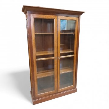 Vitrine GRANGE, Wildkirsche, 2-türig, 3 Einlegeböden, Sims, B112xH175