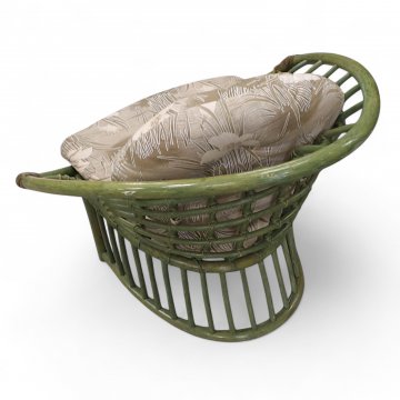 Bambussessel, h´grün, Sitzschale vergittert, loses Sitz- und Rückenkissen beige/weiß geblümt