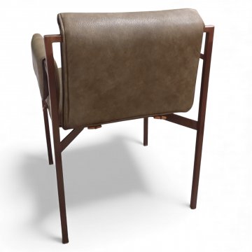 Stuhl, Custom Jack, Gestell Metall Kupferfarben, Bezug strukturiertes Kunstleder dunkelgrün mit seitlichen Knöpfen