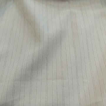 Dekostoff 320x165 beige, feine braune Längsstreifen