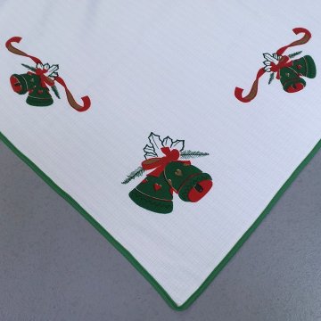 Tischdecke 165x145 weiß, gedruckte Glocken in grün + rot, grün eingefasst, Weihnachten
