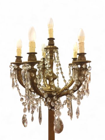 Standkandelaber, Messing brüniert, 5+1-flg Kerzentüllen, Kristallbehang, kannelierter Schaft, Fuß quadratisch Blätterkranz verziert, H195 Ø55, E14 max.60W, SK1, 25Kg LEUCHTMITTEL gerne zusätzlich auf Anfrage erhältlich