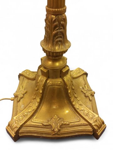 Standkandelaber, Messing brüniert, 5+1-flg Kerzentüllen, Kristallbehang, kannelierter Schaft, Fuß quadratisch Blätterkranz verziert, H195 Ø55, E14 max.60W, SK1, 25Kg LEUCHTMITTEL gerne zusätzlich auf Anfrage erhältlich