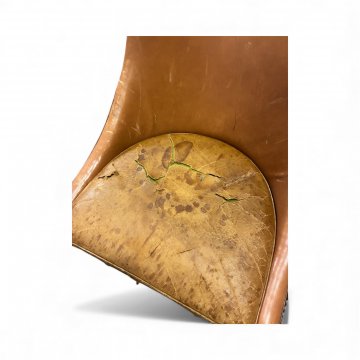 Stuhl, braun Leder, leicht geschweifte Füße, engliisch, sehr stark abgewetzt