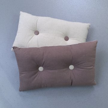 Kissen 30x50 Leinen, creme braun., Wendekissen mit Knöpfen