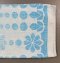 Handtuch 140x110 blau, weiß, große blaue Blumen, Kreise