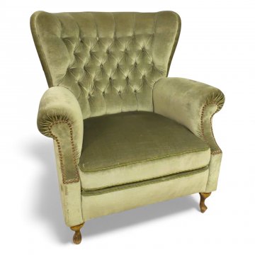 Sessel, Vollpolster Velours grün, Rücken kapituniert, gebogen, Nagelkante, Ballenfüße geschwungen, B85xT75xH93