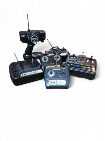 Fernsteuerung, verschieden, ohne zugehöriges Gefährt, ohne Funktion,