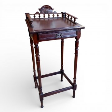 Stehpult / Pult , GRU, Mahagoni, gedrehte Beine, umlaufender Steg, Puppen, Galerie, Schub, Muschelkrönung, 58x50x127cm